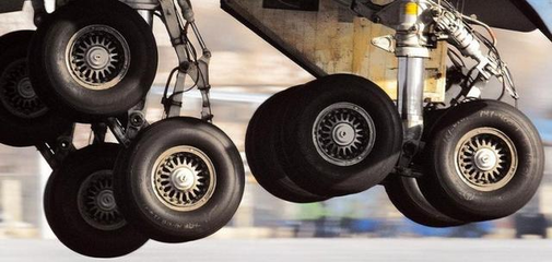 揭秘:飞机轮胎和汽车轮胎的区别